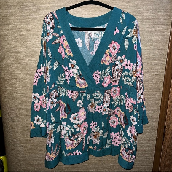Maurcies Blue Floral Bell Sleeve Blouse teal pink floral size XL - Picture 11 of 11